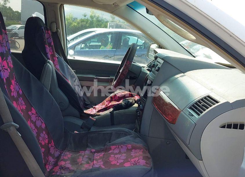 Photo 5 of 2008 Chrysler Town & COUNTRY LX (VIN 2A8HR44H68R748665)