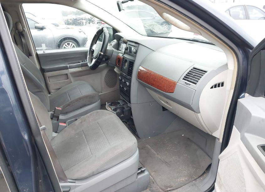 Photo 5 of 2008 Chrysler Town & COUNTRY LX (VIN 2A8HR44H68R804314)