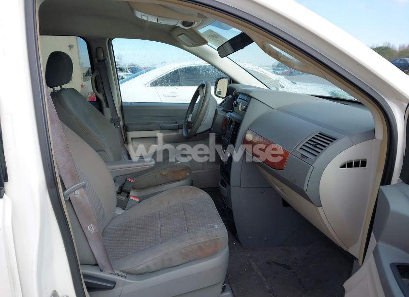 Photo 5 of 2008 Chrysler Town & COUNTRY LX (VIN 2A8HR44H78R678786)