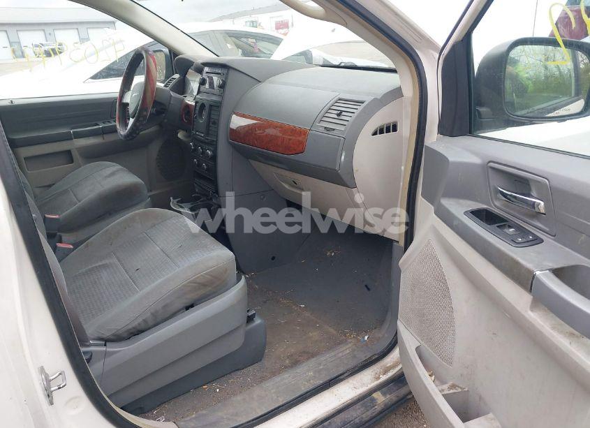 Photo 5 of 2008 Chrysler Town & COUNTRY LX (VIN 2A8HR44H88R694642)