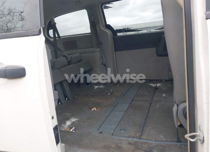 Photo 8 of 2008 Chrysler Town & COUNTRY LX (VIN 2A8HR44H88R694642)