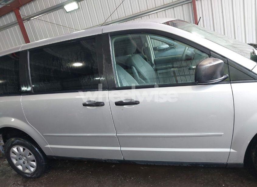 Photo 13 of 2008 Chrysler Town & COUNTRY LX (VIN 2A8HR44H98R750801)