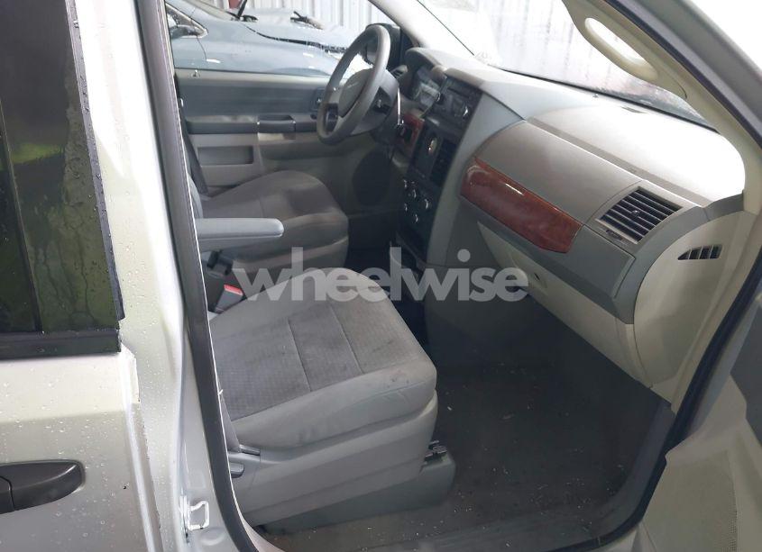 Photo 5 of 2008 Chrysler Town & COUNTRY LX (VIN 2A8HR44H98R750801)