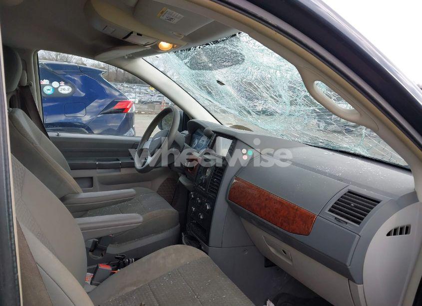 Photo 5 of 2008 Chrysler Town & COUNTRY LX (VIN 2A8HR44H98R818885)