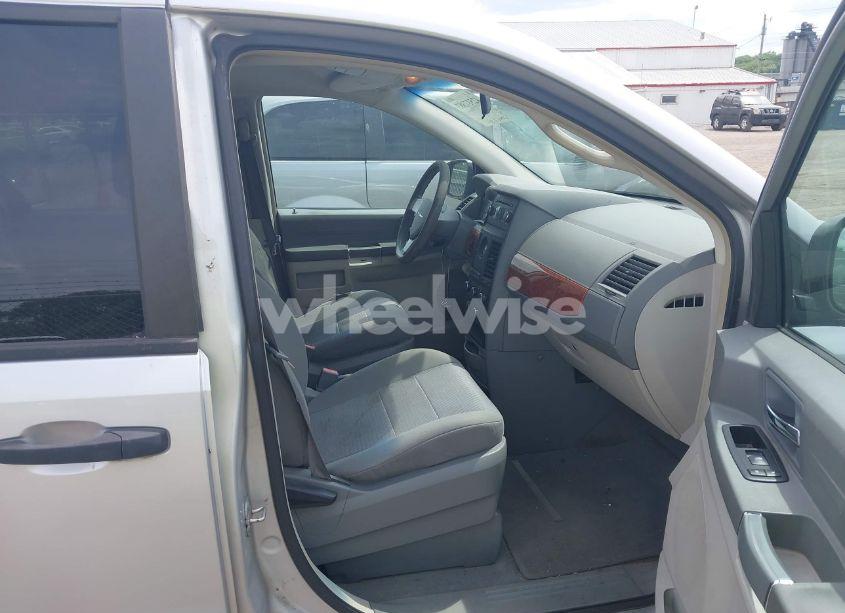 Photo 5 of 2008 Chrysler Town & COUNTRY LX (VIN 2A8HR44H98R844953)