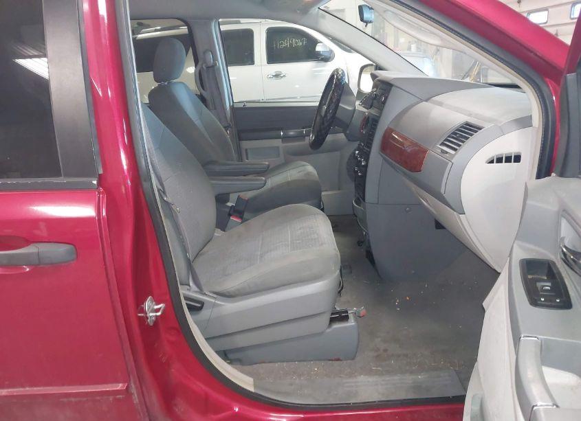 Photo 5 of 2008 Chrysler Town & COUNTRY LX (VIN 2A8HR44HX8R726989)