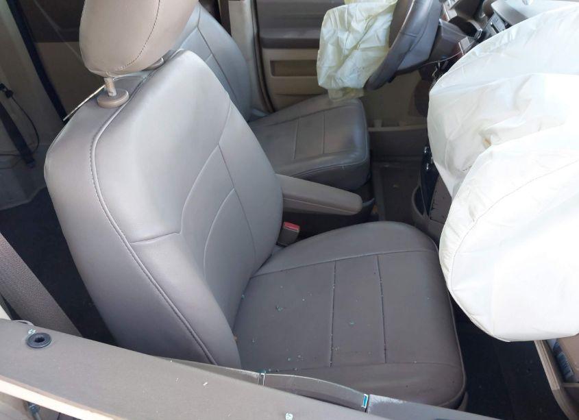 Photo 5 of 2008 Chrysler Town & COUNTRY LX (VIN 2A8HR44HX8R841950)