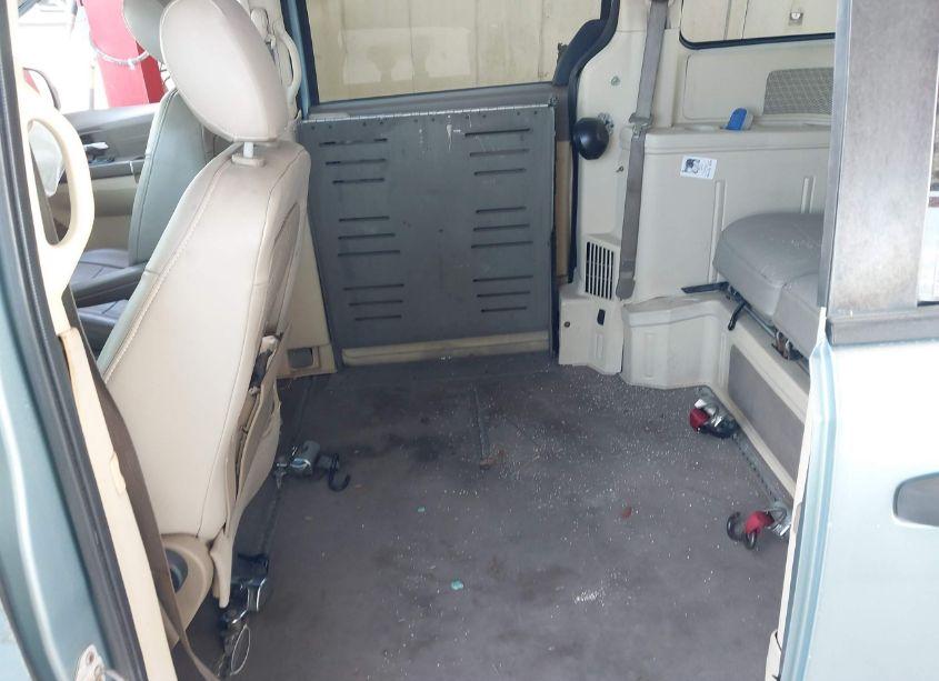 Photo 8 of 2008 Chrysler Town & COUNTRY LX (VIN 2A8HR44HX8R841950)