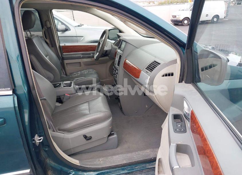 Photo 5 of 2009 Chrysler Town & COUNTRY TOURING (VIN 2A8HR54109R558029)