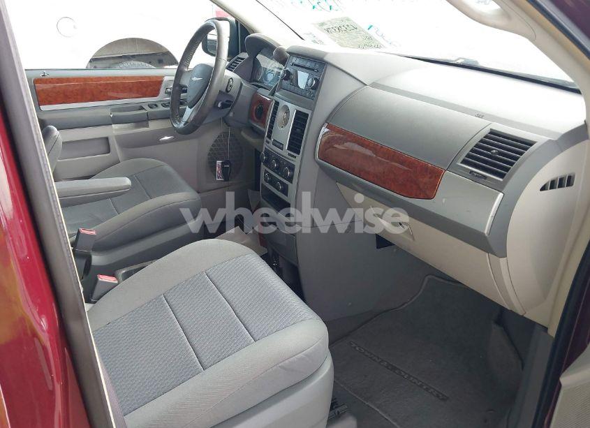Photo 5 of 2009 Chrysler Town & COUNTRY TOURING (VIN 2A8HR54119R525878)