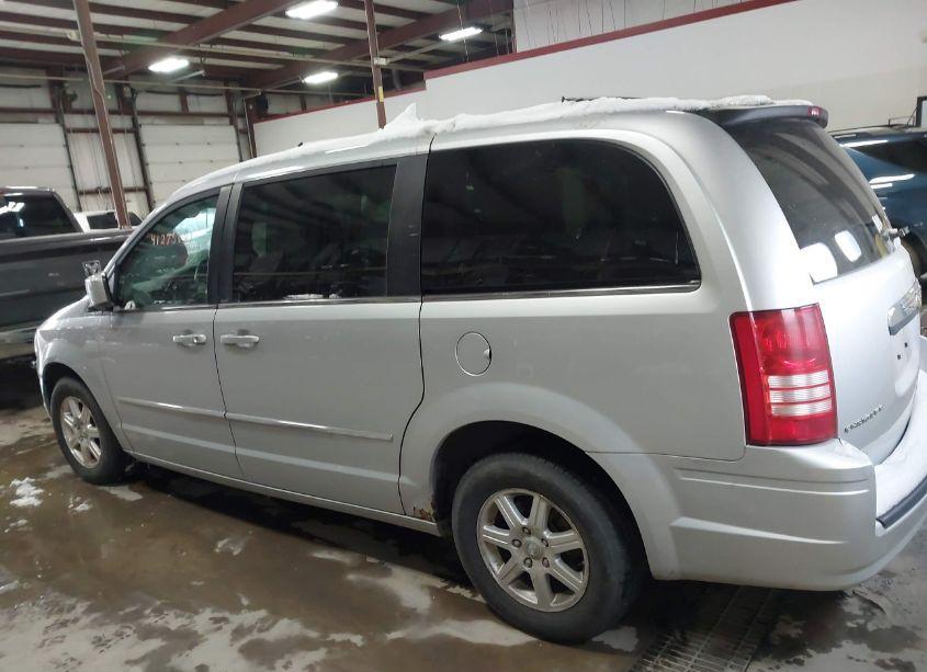 Photo 3 of 2009 Chrysler Town & COUNTRY TOURING (VIN 2A8HR54119R556080)
