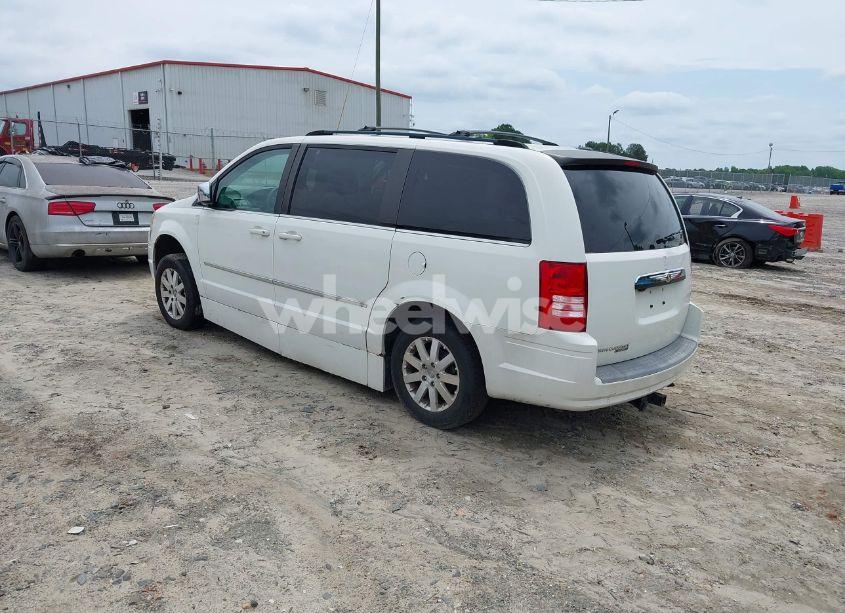 Photo 3 of 2009 Chrysler Town & COUNTRY TOURING (VIN 2A8HR54119R611420)