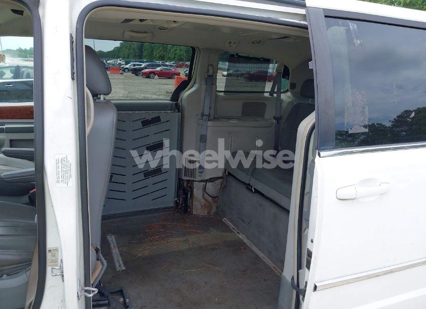 Photo 8 of 2009 Chrysler Town & COUNTRY TOURING (VIN 2A8HR54119R611420)