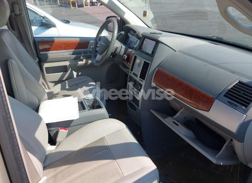 Photo 5 of 2009 Chrysler Town & COUNTRY TOURING (VIN 2A8HR54129R633569)