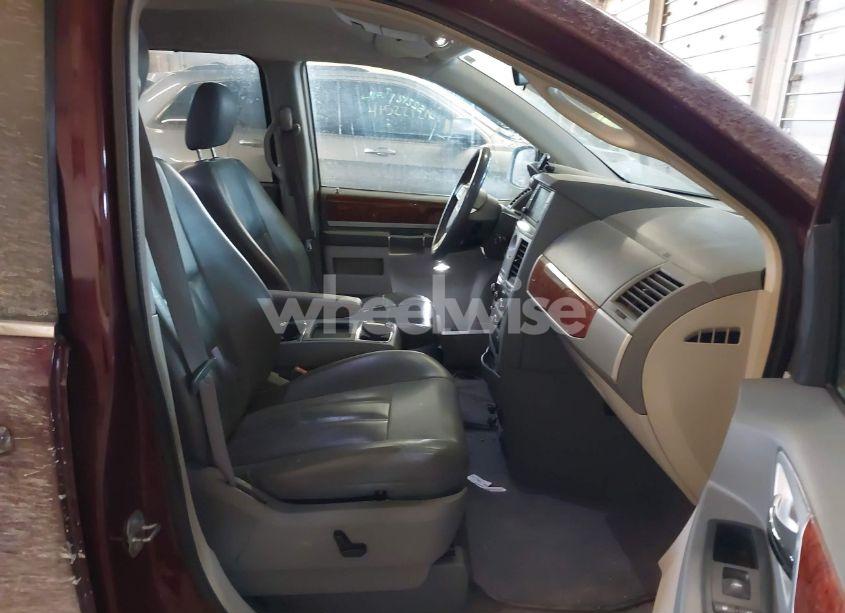 Photo 5 of 2009 Chrysler Town & COUNTRY TOURING (VIN 2A8HR54149R521288)