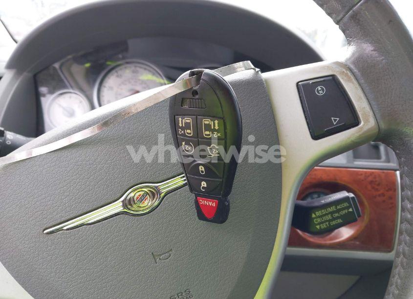 Photo 11 of 2009 Chrysler Town & COUNTRY TOURING (VIN 2A8HR54149R624811)