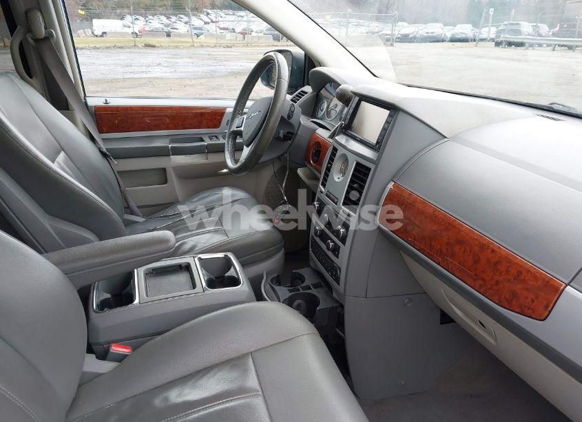 Photo 5 of 2009 Chrysler Town & COUNTRY TOURING (VIN 2A8HR54149R624811)