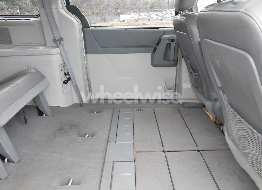 Photo 8 of 2009 Chrysler Town & COUNTRY TOURING (VIN 2A8HR54149R624811)