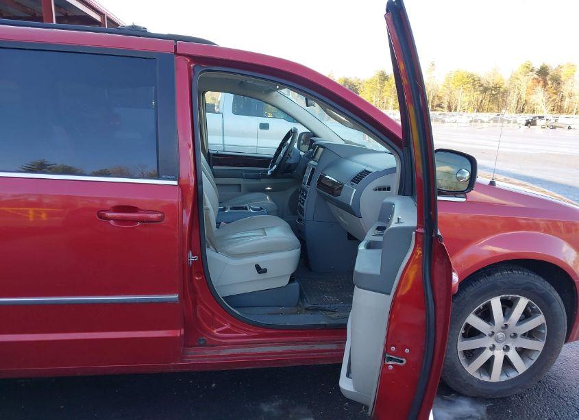 Photo 5 of 2009 Chrysler Town & COUNTRY TOURING (VIN 2A8HR54149R676097)