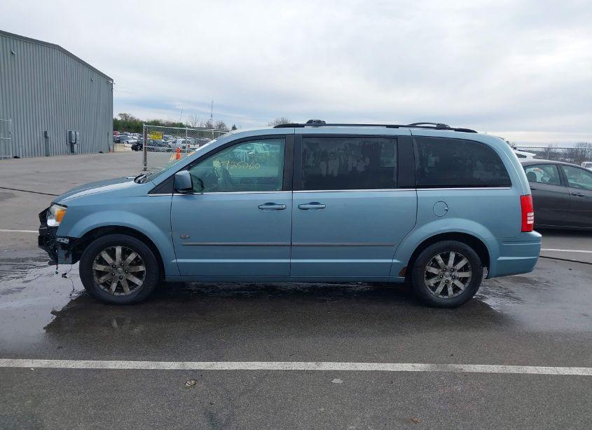 Photo 15 of 2009 Chrysler Town & COUNTRY TOURING (VIN 2A8HR54169R631811)