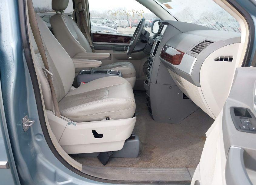 Photo 5 of 2009 Chrysler Town & COUNTRY TOURING (VIN 2A8HR54169R631811)