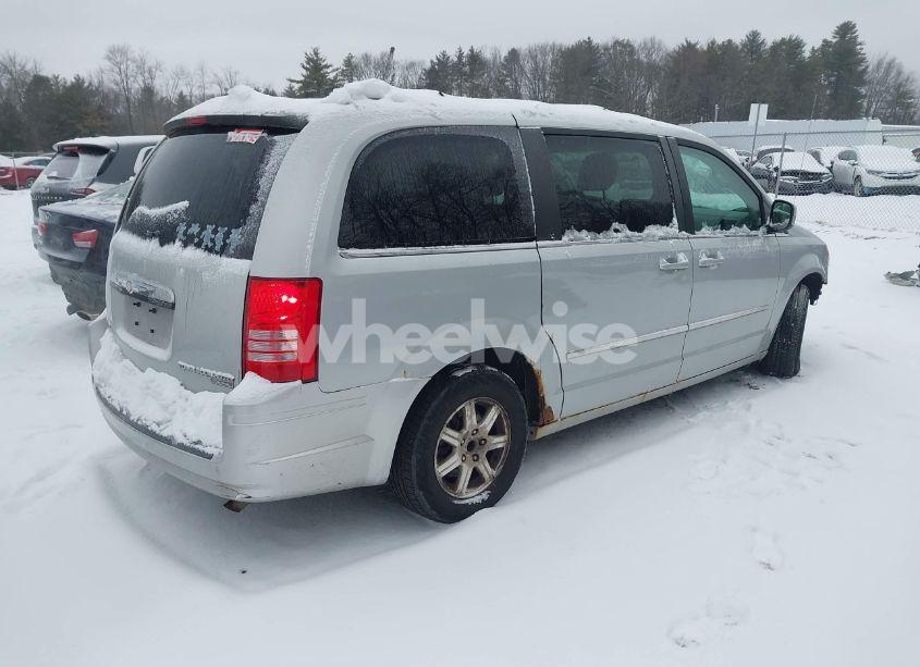 Photo 4 of 2009 Chrysler Town & COUNTRY TOURING (VIN 2A8HR54169R640539)