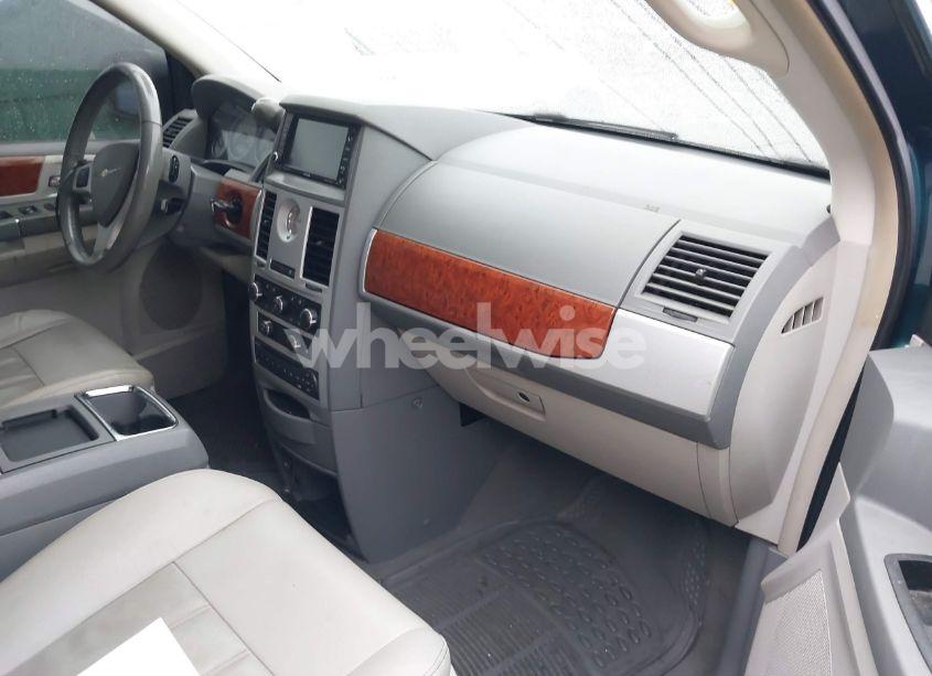Photo 5 of 2009 Chrysler Town & COUNTRY TOURING (VIN 2A8HR54179R613530)