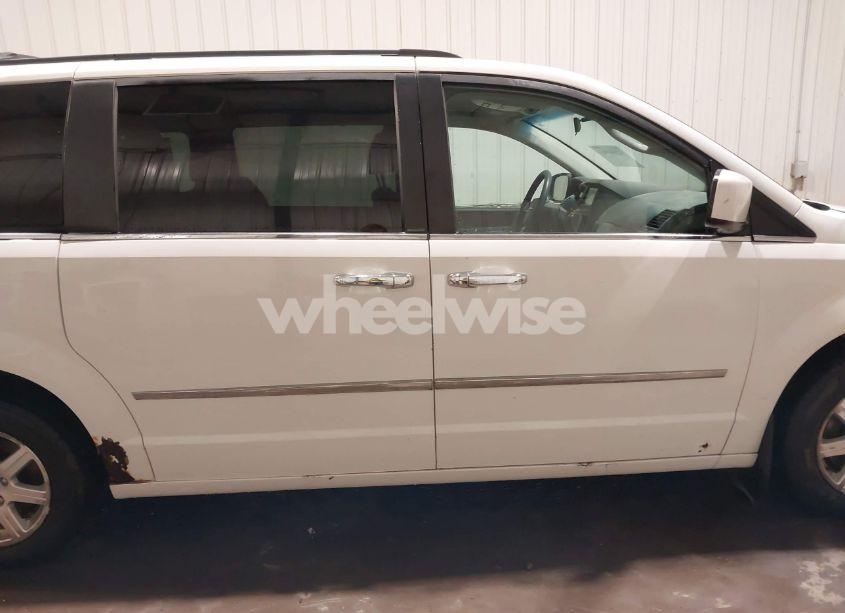 Photo 13 of 2009 Chrysler Town & COUNTRY TOURING (VIN 2A8HR54189R573619)
