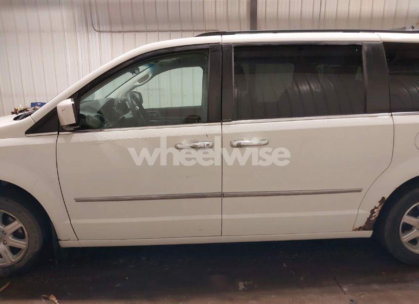 Photo 14 of 2009 Chrysler Town & COUNTRY TOURING (VIN 2A8HR54189R573619)