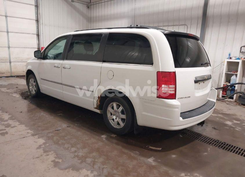 Photo 3 of 2009 Chrysler Town & COUNTRY TOURING (VIN 2A8HR54189R573619)