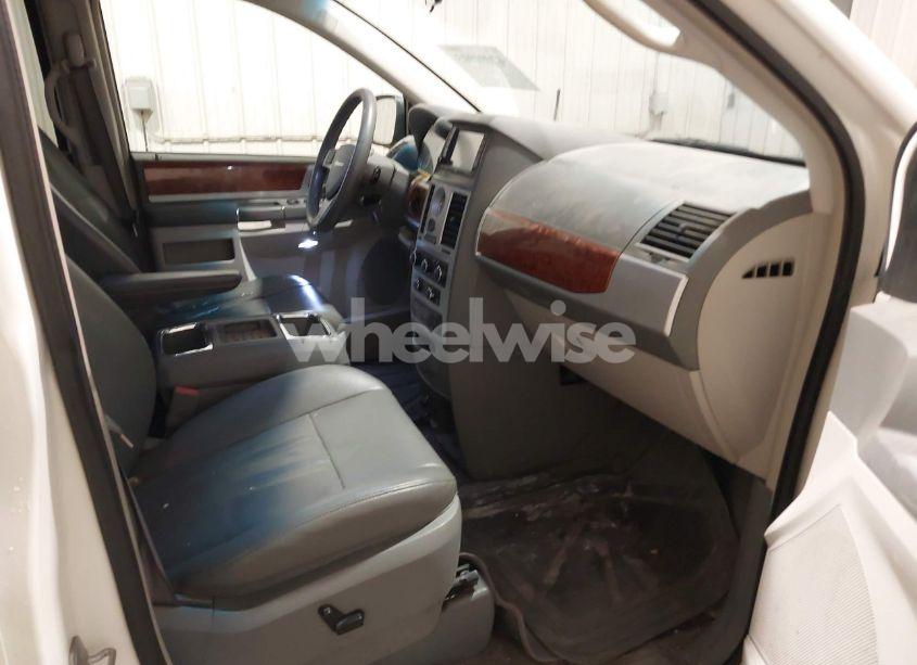 Photo 5 of 2009 Chrysler Town & COUNTRY TOURING (VIN 2A8HR54189R573619)