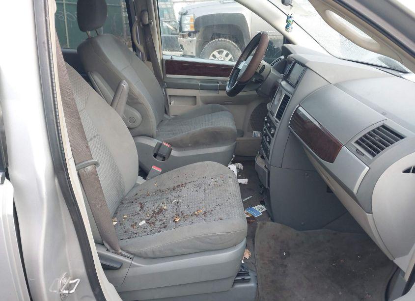 Photo 5 of 2009 Chrysler Town & COUNTRY TOURING (VIN 2A8HR54189R665555)