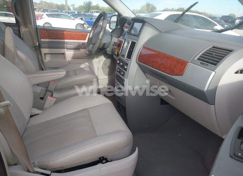 Photo 5 of 2009 Chrysler Town & COUNTRY TOURING (VIN 2A8HR54199R529242)