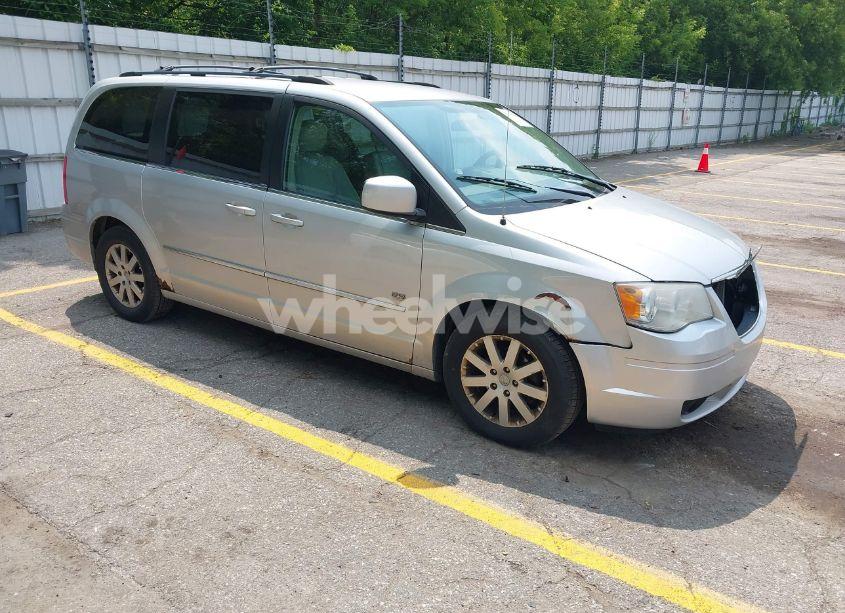 2009 Chrysler Town & COUNTRY TOURING (VIN 2A8HR54199R675608) main photo