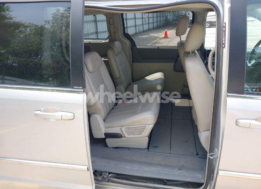 Photo 8 of 2009 Chrysler Town & COUNTRY TOURING (VIN 2A8HR54199R675608)