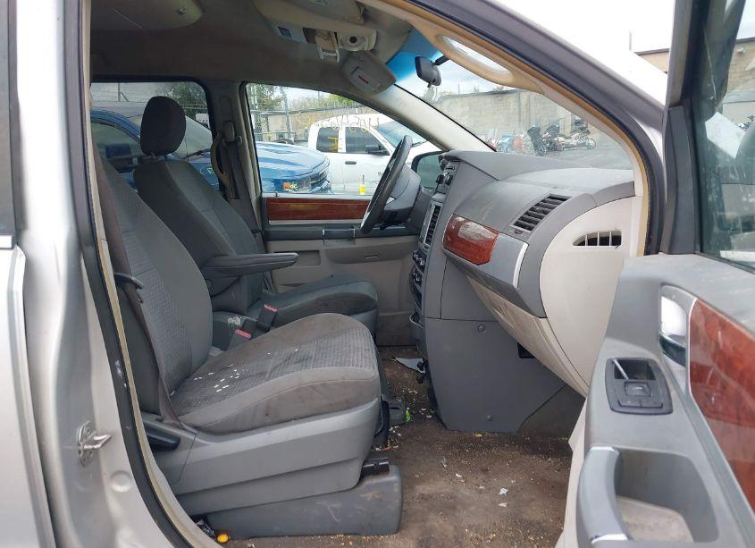 Photo 5 of 2009 Chrysler Town & COUNTRY TOURING (VIN 2A8HR541X9R589515)