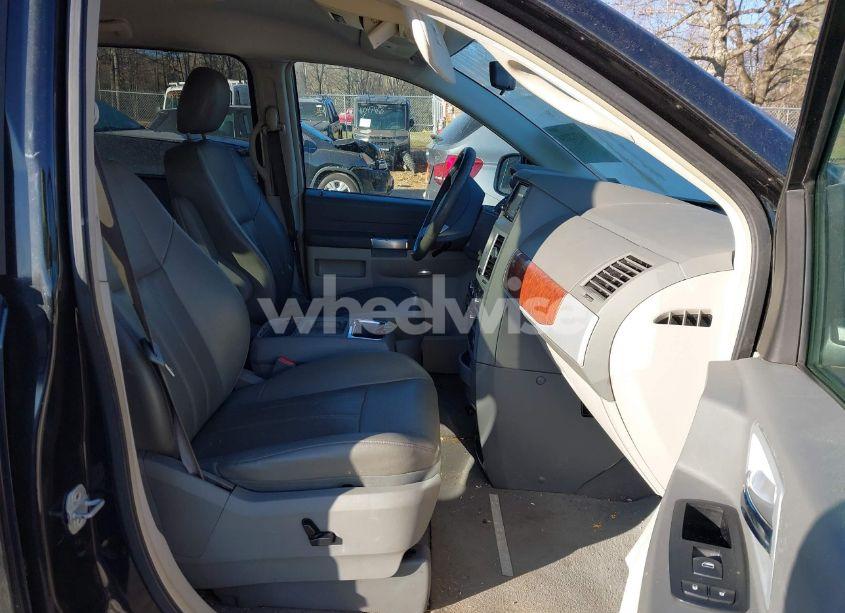 Photo 5 of 2008 Chrysler Town & COUNTRY TOURING (VIN 2A8HR54P28R736641)