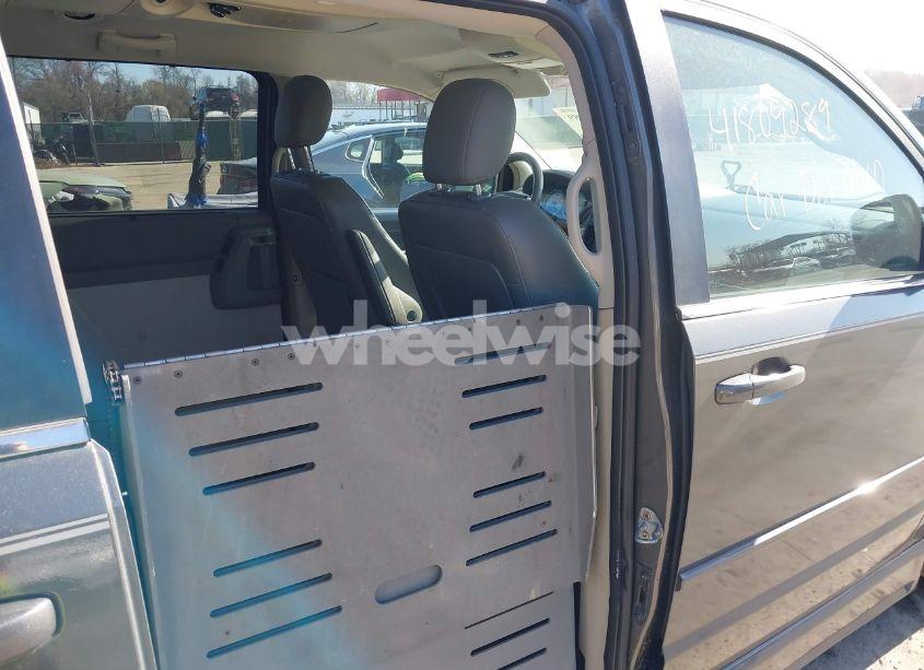 Photo 8 of 2008 Chrysler Town & COUNTRY TOURING (VIN 2A8HR54P58R779371)