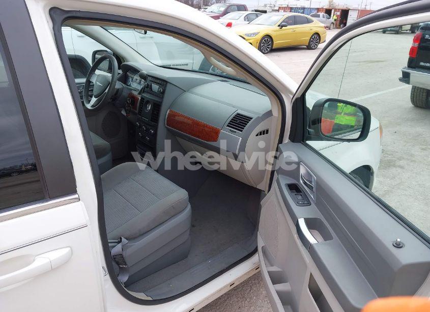 Photo 5 of 2008 Chrysler Town & COUNTRY TOURING (VIN 2A8HR54PX8R766471)