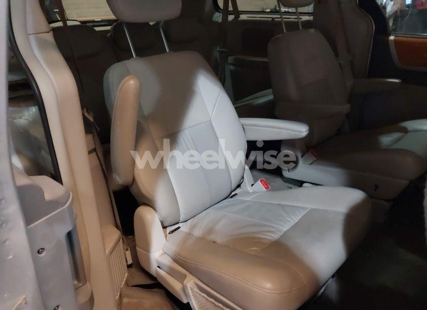 Photo 8 of 2008 Chrysler Town & COUNTRY LIMITED (VIN 2A8HR64X28R747502)