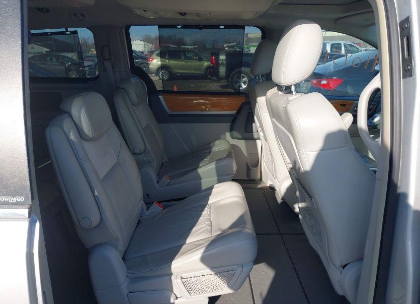 Photo 8 of 2009 Chrysler Town & COUNTRY LIMITED (VIN 2A8HR64X29R577756)