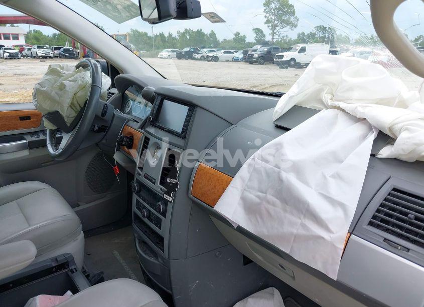 Photo 5 of 2009 Chrysler Town & COUNTRY LIMITED (VIN 2A8HR64X39R589429)