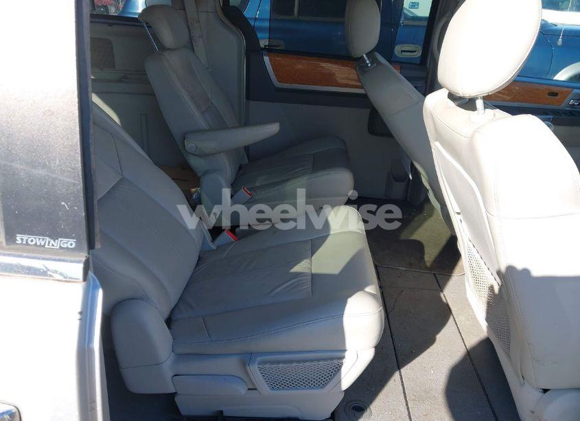 Photo 8 of 2009 Chrysler Town & COUNTRY LIMITED (VIN 2A8HR64X59R600947)