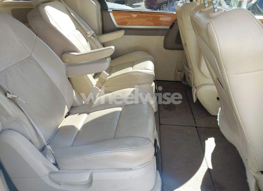 Photo 8 of 2008 Chrysler Town & COUNTRY LIMITED (VIN 2A8HR64X88R753210)