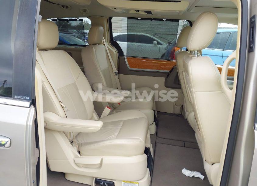 Photo 8 of 2008 Chrysler Town & COUNTRY LIMITED (VIN 2A8HR64X88R838371)