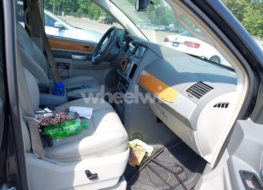 Photo 5 of 2008 Chrysler Town & COUNTRY LIMITED (VIN 2A8HR64XX8R689820)