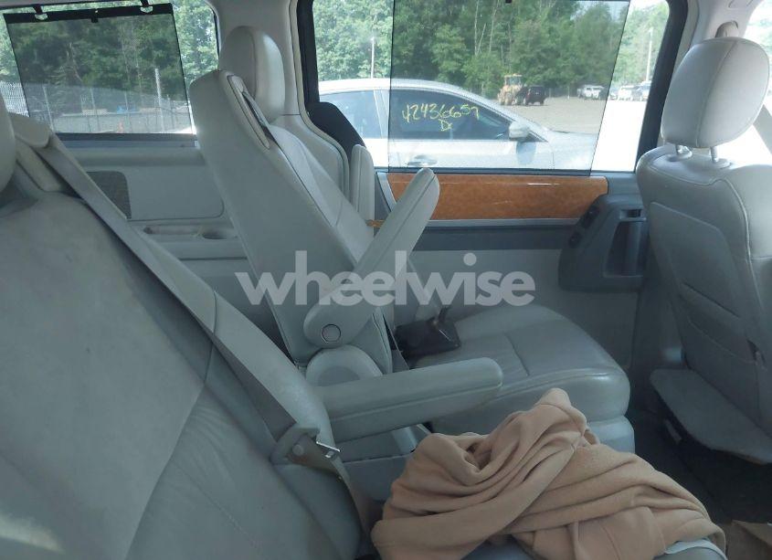 Photo 8 of 2008 Chrysler Town & COUNTRY LIMITED (VIN 2A8HR64XX8R689820)