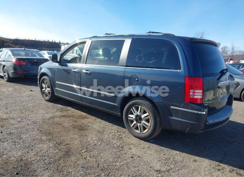 Photo 3 of 2009 Chrysler Town & COUNTRY LIMITED (VIN 2A8HR64XX9R597270)