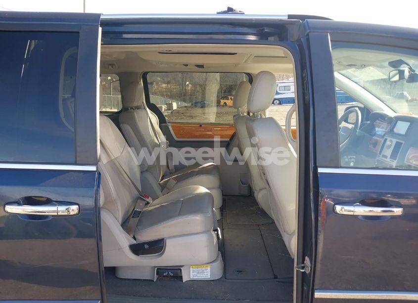 Photo 8 of 2009 Chrysler Town & COUNTRY LIMITED (VIN 2A8HR64XX9R597270)