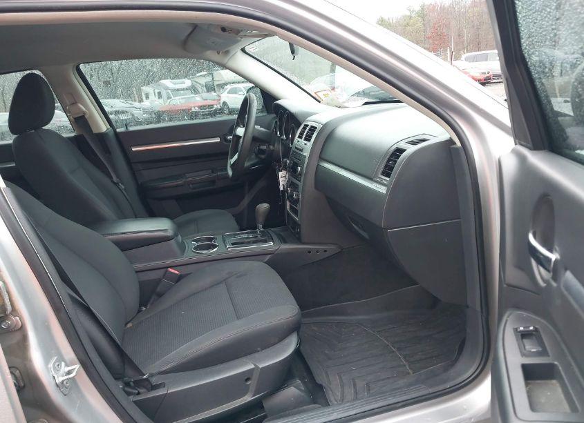 Photo 5 of 2010 Dodge Charger SXT (VIN 2B3CA3CV5AH308203)